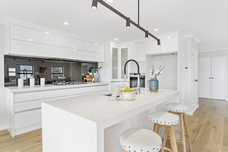 Photo of property in 48c Totara Road, Te Atatu Peninsula, Auckland, 0610