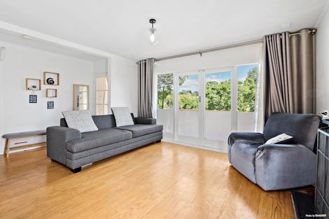 Photo of property in 19 Diana Drive, Glenfield, Auckland, 0627