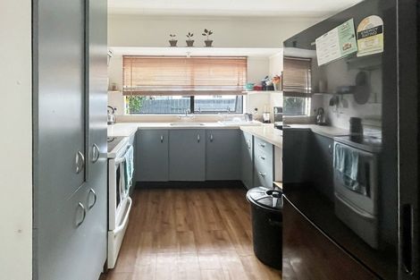 Photo of property in 86 Hillcrest Drive, Kelvin Grove, Palmerston North, 4414