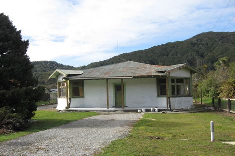 Photo of property in 23 Oxford Street, Taylorville, Greymouth, 7805
