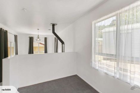 Photo of property in 28 Dingadee Street, Welcome Bay, Tauranga, 3112