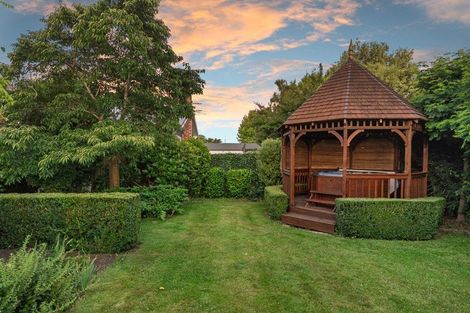 Photo of property in 172 Blighs Road, Strowan, Christchurch, 8052