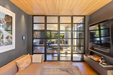 Photo of property in 40 Hewitts Road, Merivale, Christchurch, 8014