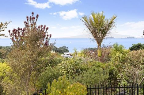 Photo of property in 1/95 Braemar Road, Castor Bay, Auckland, 0620