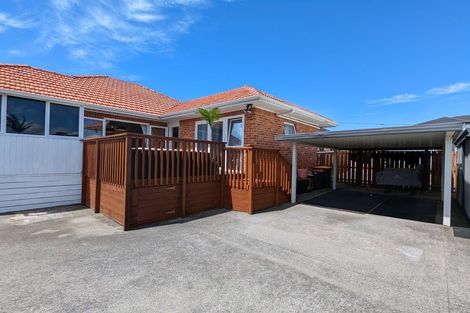 Photo of property in 16 Maxwell Avenue, Papatoetoe, Auckland, 2025