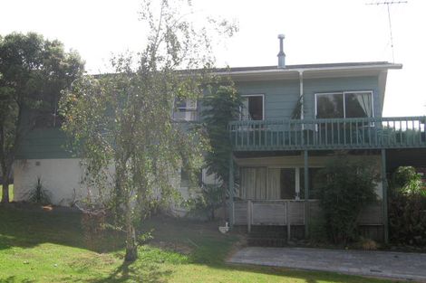 Photo of property in 1/3 Glenvale Place, Totara Vale, Auckland, 0629