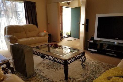 Photo of property in 1/70 Gosford Drive, Botany Downs, Auckland, 2010