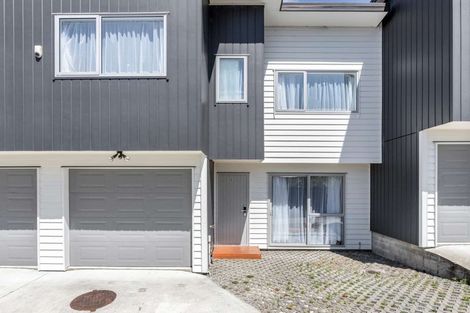 Photo of property in 4035c Great North Road, Glen Eden, Auckland, 0602