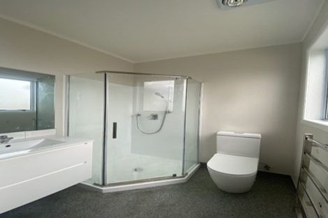 Photo of property in 33 Wharf Road, Te Atatu Peninsula, Auckland, 0610