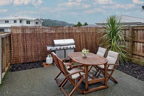 Photo of property in 33 Henrietta Maxwell Grove, Wainuiomata, Lower Hutt, 5014