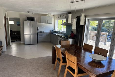 Photo of property in 10 Twilight Bay, Omaha, 0986