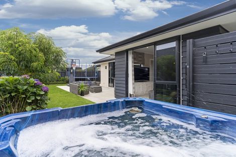 Photo of property in 7 Livingstone Drive, Papamoa Beach, Papamoa, 3118