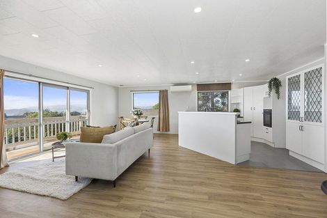 Photo of property in 128 Pikarere Street, Titahi Bay, Porirua, 5022