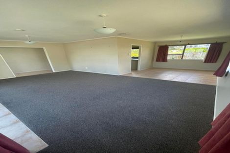 Photo of property in 1/19 Blacklock Avenue, Henderson, Auckland, 0612