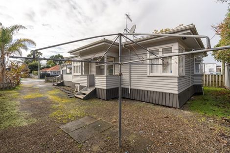 Photo of property in 2 Kiwi Avenue, Forest Lake, Hamilton, 3200