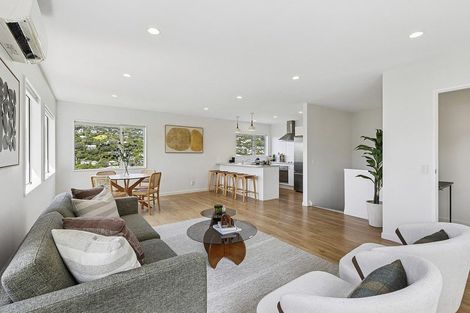 Photo of property in 35 Chartwell Drive, Crofton Downs, Wellington, 6035