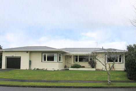 Photo of property in 9 Goodwyn Crescent, Hokowhitu, Palmerston North, 4410