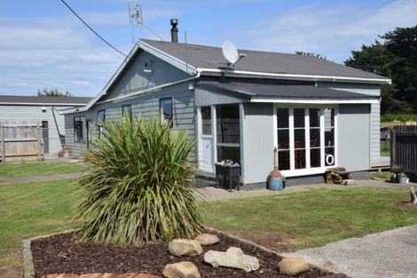 Photo of property in 2 Derby Street, Woodend, Invercargill, 9877