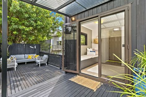 Photo of property in 1/663a Beach Road, Rothesay Bay, Auckland, 0630