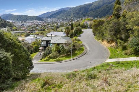 Photo of property in 16 Webster Place, Picton, 7220