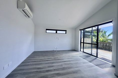 Photo of property in 57 Kelman Road, Kelston, Auckland, 0602