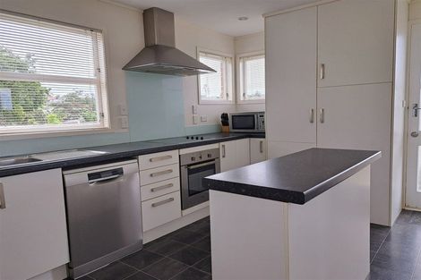 Photo of property in 18 Shanaway Rise, Hillcrest, Auckland, 0627