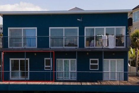 Photo of property in 41a Tamworth Crescent, Newlands, Wellington, 6037