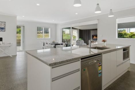 Photo of property in 47 Laly Haddon Place, Matakana, Warkworth, 0985