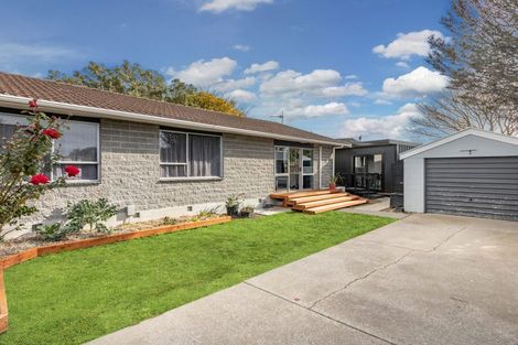 Photo of property in 2/11 Farnborough Street, Aranui, Christchurch, 8061