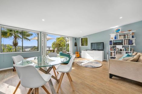 Photo of property in 11 Opou Road, Titirangi, Auckland, 0604