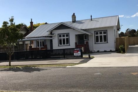 Photo of property in 35 Frederick Street, Terrace End, Palmerston North, 4410