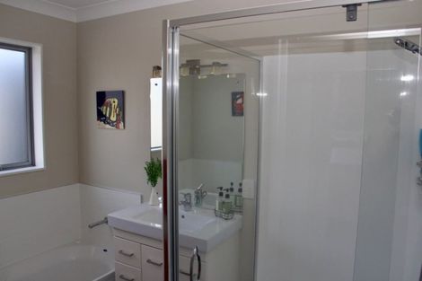 Photo of property in 12 Arawa Lane, Whitianga, 3510