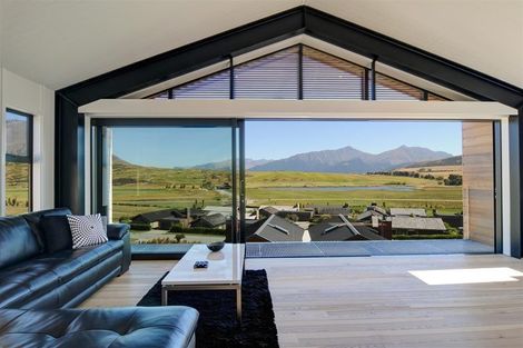 Photo of property in 5a Jackby Court, Jacks Point, Queenstown, 9371