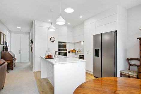 Photo of property in 204/86 Alpha Street, Cambridge, 3434