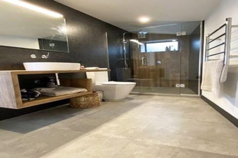 Photo of property in 11 Hinemoa Street, Birkenhead, Auckland, 0626