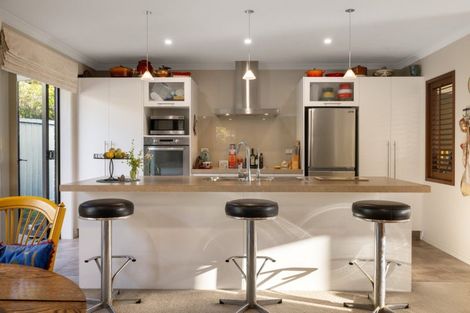 Photo of property in 5 Seabreeze Place, Papamoa Beach, Papamoa, 3118