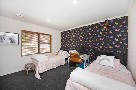 Photo of property in 320 Aokautere Drive, Aokautere, Palmerston North, 4471