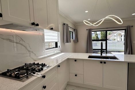 Photo of property in 17a Artesia Close, Shamrock Park, Auckland, 2016