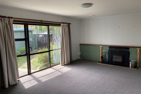 Photo of property in 52 Salford Street, Newlands, Wellington, 6037