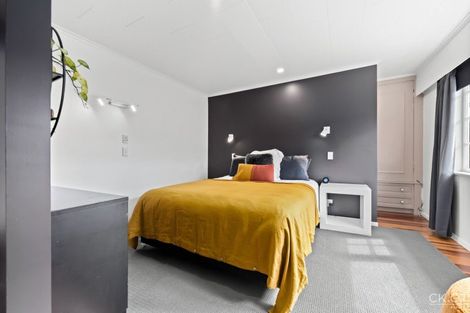 Photo of property in 10 Dowling Grove, Silverstream, Upper Hutt, 5019