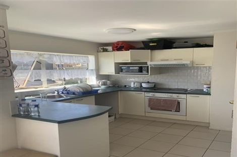 Photo of property in 2/53 Robert Skelton Place, Clendon Park, Auckland, 2103