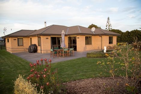 Photo of property in 17 Bishop Road, Hillsborough, New Plymouth, 4372