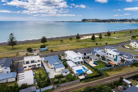 Photo of property in 18 The Esplanade, Westshore, Napier, 4110