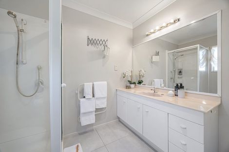 Photo of property in 16 Tornado Place, West Harbour, Auckland, 0618