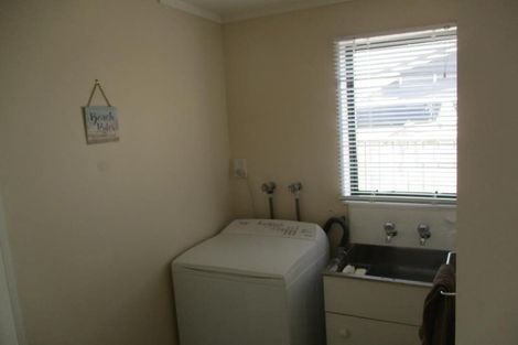 Photo of property in 4 Karaka Street, Otaki Beach, Otaki, 5512