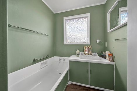 Photo of property in 4 Cowling Road, Hurdon, New Plymouth, 4310