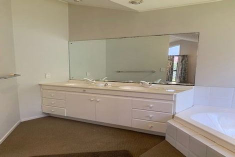 Photo of property in 20 Gillard Place, Eastern Beach, Auckland, 2012