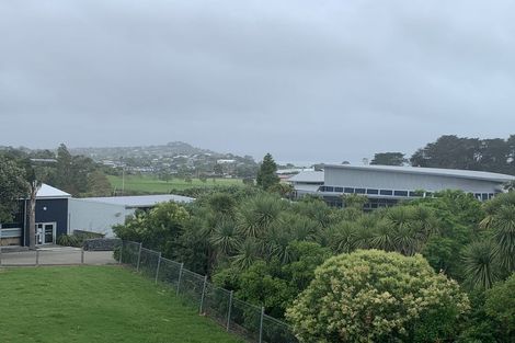 Photo of property in 1/20 Delshaw Avenue, Stanmore Bay, Whangaparaoa, 0932