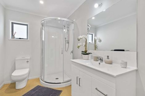 Photo of property in 30 Orchard Rise, Rosehill, Papakura, 2113