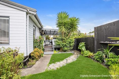 Photo of property in 3/35 Springs Road, Parakai, 0830